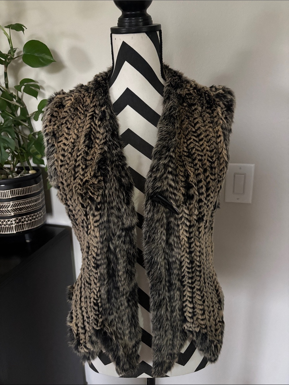 Kelli Kouri leather Knit Vest tan/ black sz m